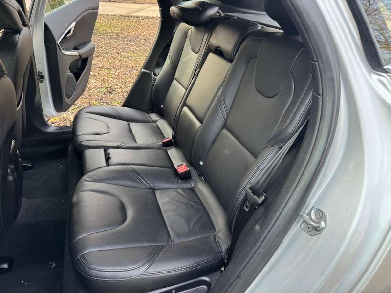 2014 VOLVO V40 2014 VOLVO V40