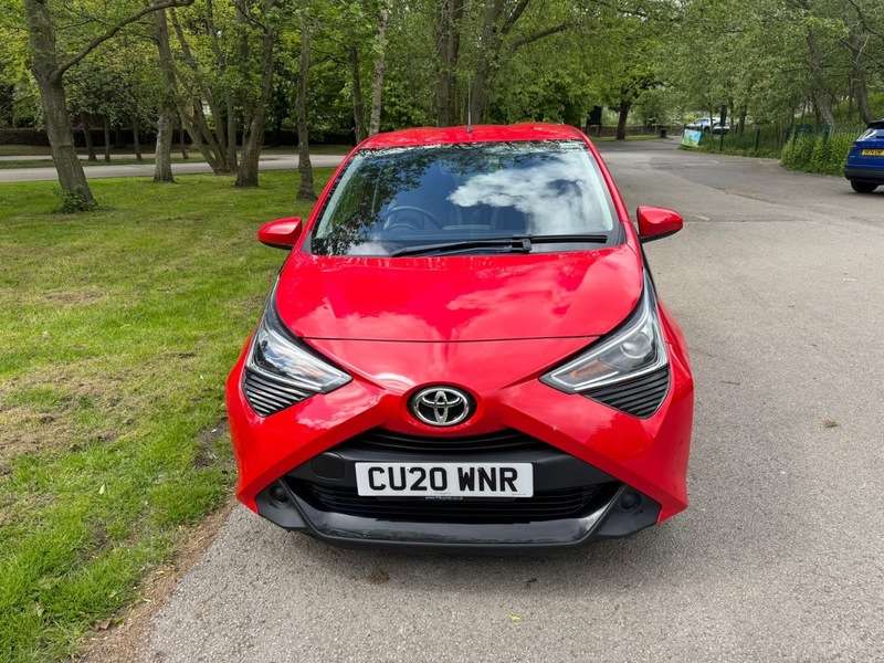 A 2020 TOYOTA AYGO VVT-I X-PLAY X-SHIFT A 2020 TOYOTA AYGO VVT-I X-PLAY X-SHIFT