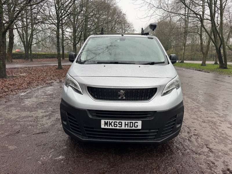 A 2019 PEUGEOT EXPERT BLUE HDI PROFESSIONAL LONG A 2019 PEUGEOT EXPERT BLUE HDI PROFESSIONAL LONG