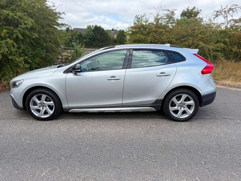 2014 VOLVO V40 2014 VOLVO V40