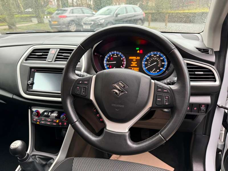 2015 SUZUKI SX4 S-CROSS 2015 SUZUKI SX4 S-CROSS