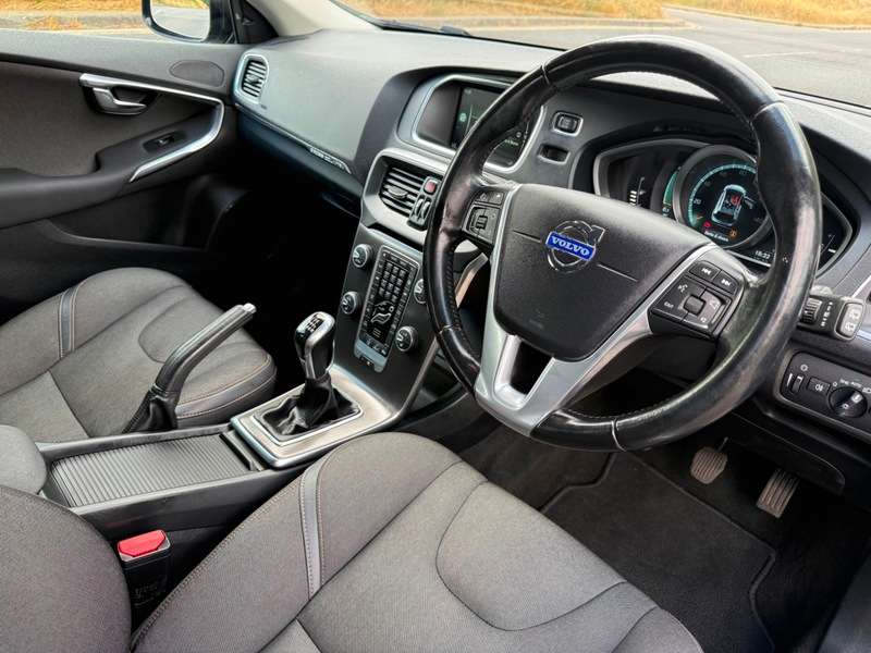 2014 VOLVO V40 2014 VOLVO V40