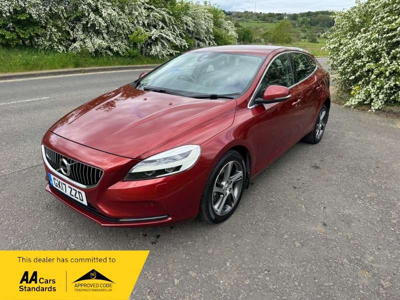 A 2017 VOLVO V40 D2 INSCRIPTION A 2017 VOLVO V40 D2 INSCRIPTION