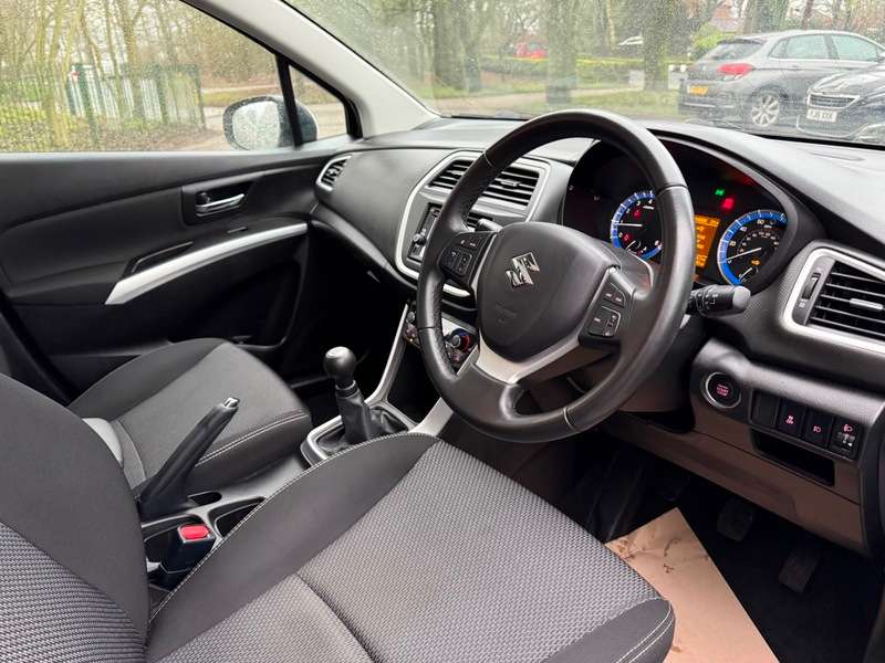 2015 SUZUKI SX4 S-CROSS 2015 SUZUKI SX4 S-CROSS