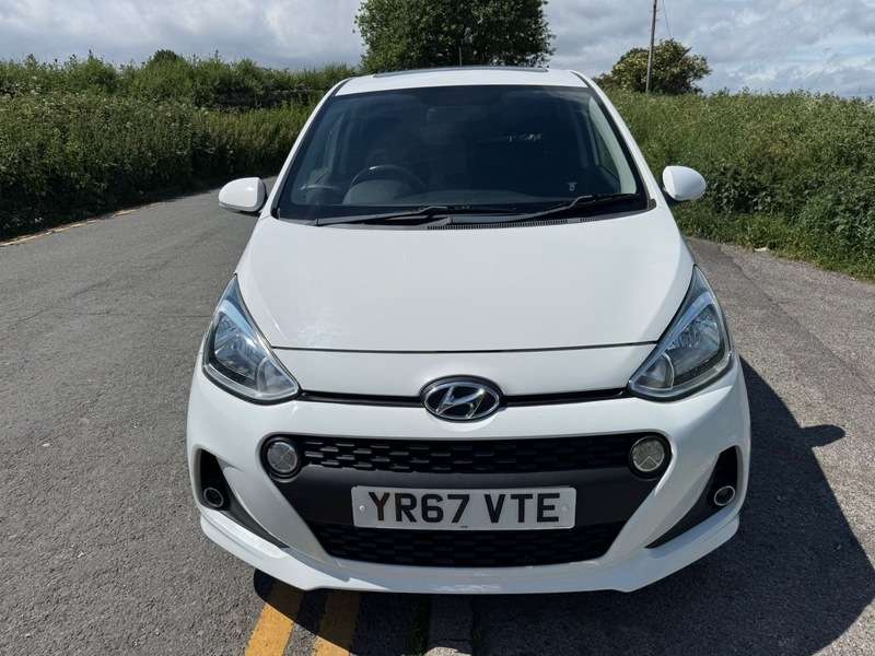 A 2017 HYUNDAI I10 PREMIUM SE A 2017 HYUNDAI I10 PREMIUM SE