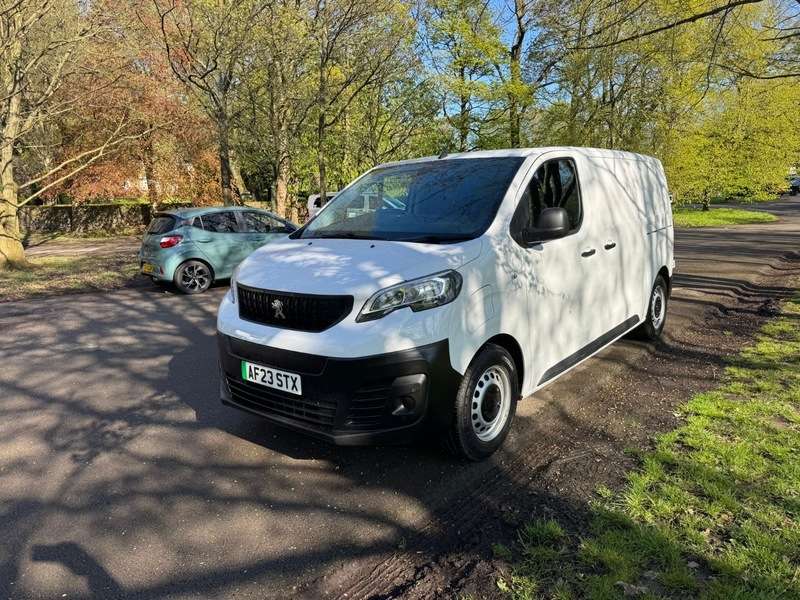 A 2023 PEUGEOT EXPERT PROFESSIONAL L1 A 2023 PEUGEOT EXPERT PROFESSIONAL L1