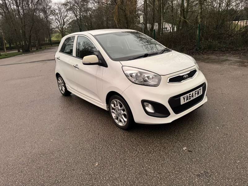 A 2015 KIA PICANTO 3 A 2015 KIA PICANTO 3