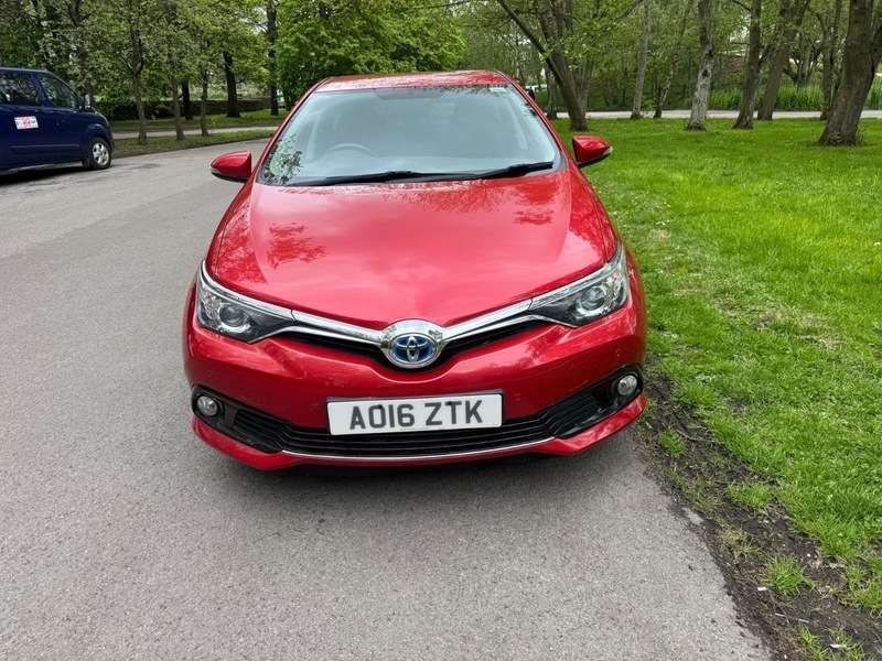 A 2016 TOYOTA AURIS VVT-I BUSINESS EDITION A 2016 TOYOTA AURIS VVT-I BUSINESS EDITION