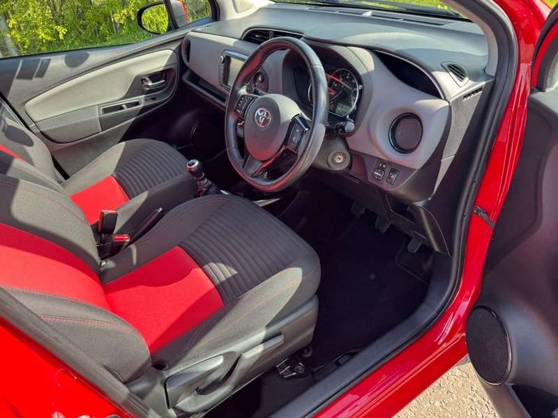 2015 TOYOTA YARIS 2015 TOYOTA YARIS