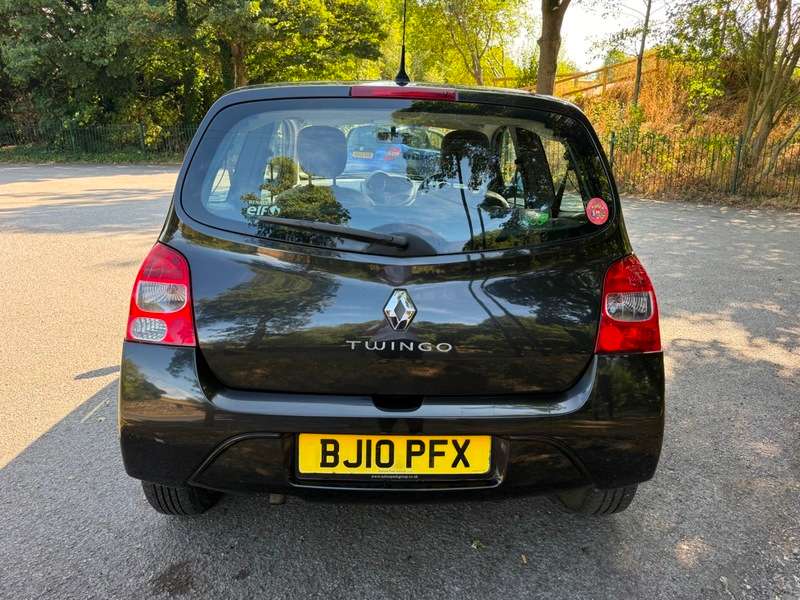 A 2010 RENAULT TWINGO I-MUSIC A 2010 RENAULT TWINGO I-MUSIC