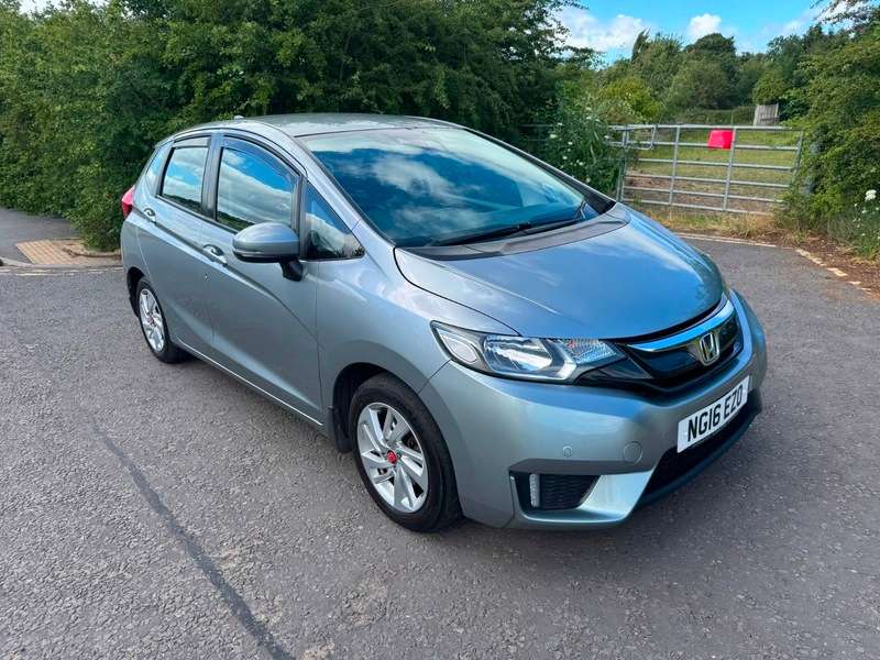 A 2016 HONDA JAZZ I-VTEC SE A 2016 HONDA JAZZ I-VTEC SE