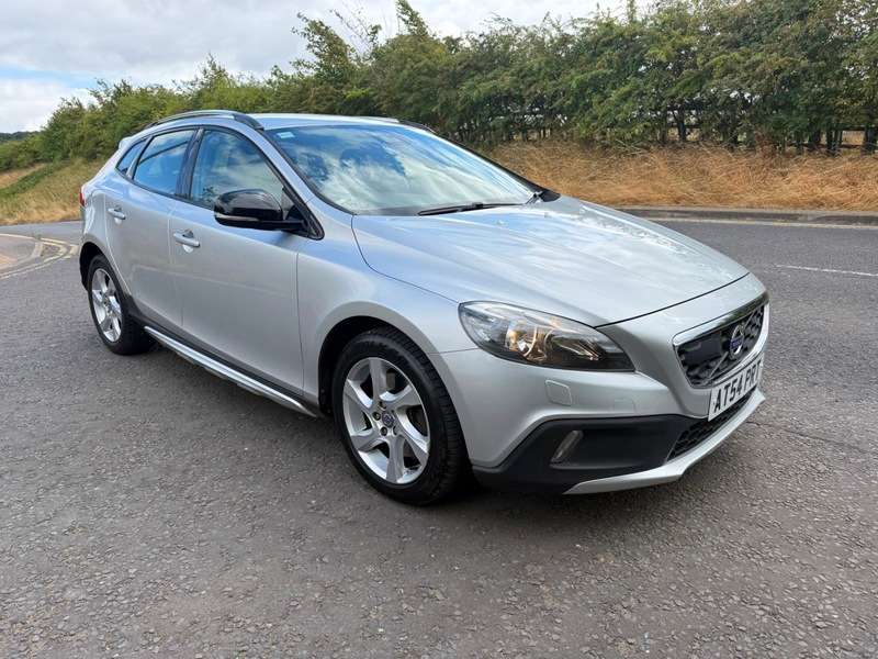 A 2014 VOLVO V40 D3 CROSS COUNTRY SE NAV A 2014 VOLVO V40 D3 CROSS COUNTRY SE NAV