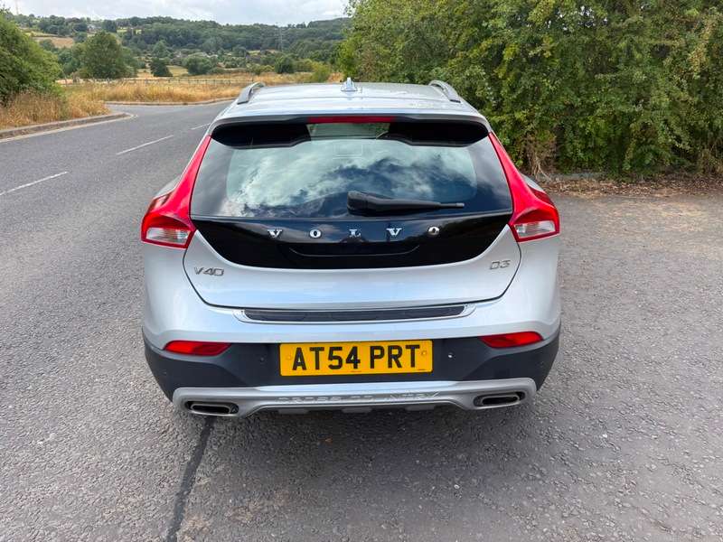 2014 VOLVO V40 2014 VOLVO V40