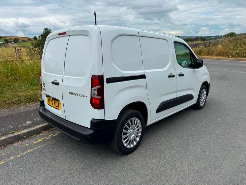 2022 TOYOTA PROACE 2022 TOYOTA PROACE
