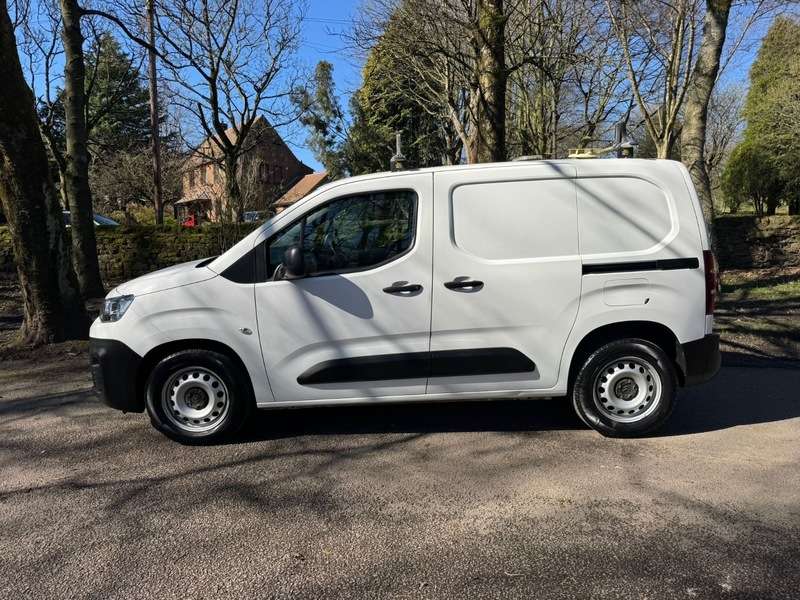 2022 TOYOTA PROACE 2022 TOYOTA PROACE