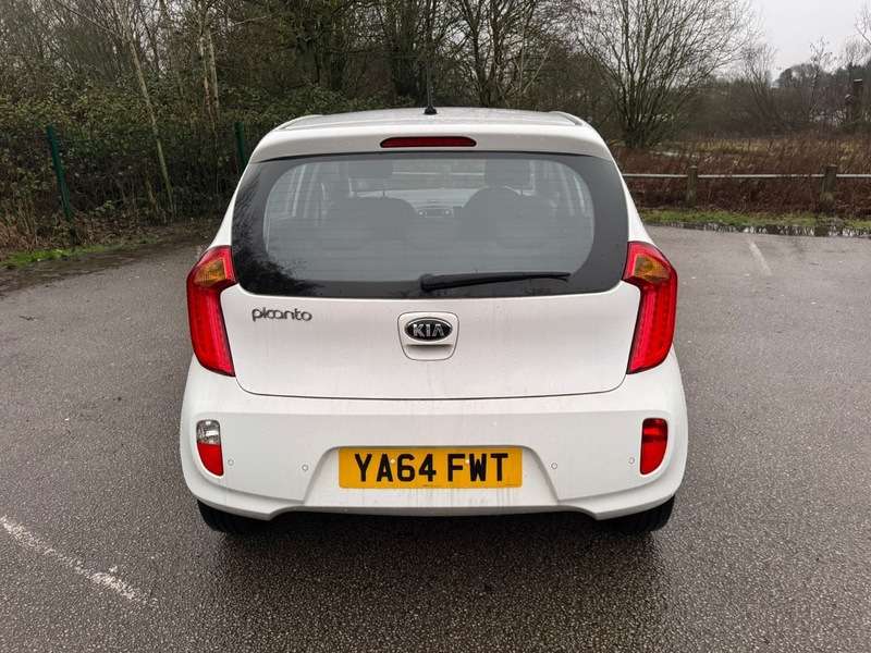 A 2015 KIA PICANTO 3 A 2015 KIA PICANTO 3