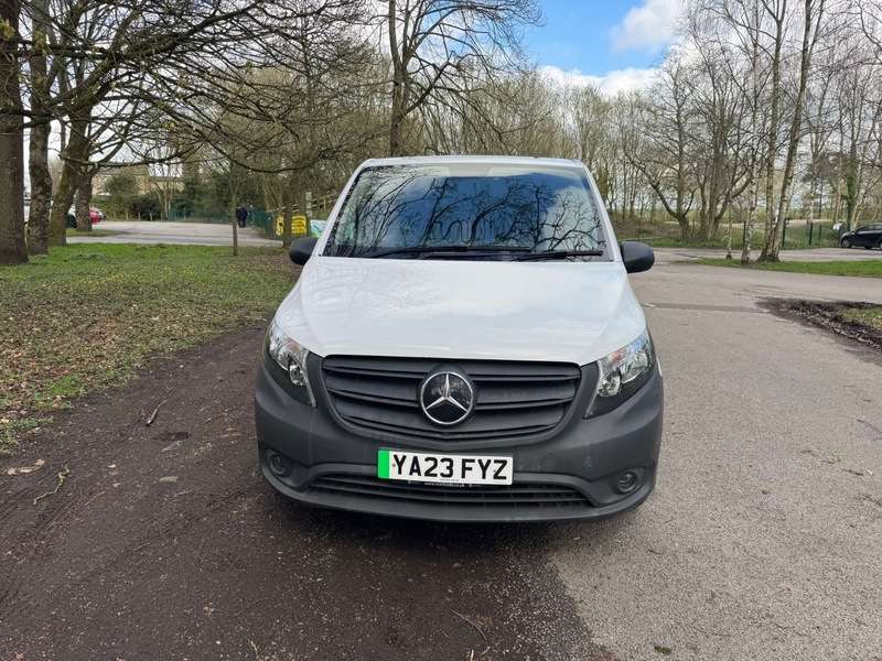 A 2023 MERCEDES V CLASS 66 PROGRESSIVE L2 A 2023 MERCEDES V CLASS 66 PROGRESSIVE L2