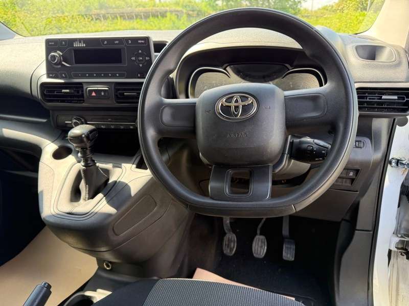 2022 TOYOTA PROACE 2022 TOYOTA PROACE