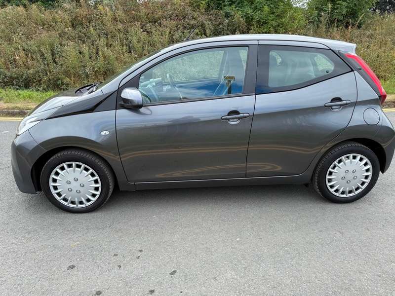 2021 TOYOTA AYGO 2021 TOYOTA AYGO