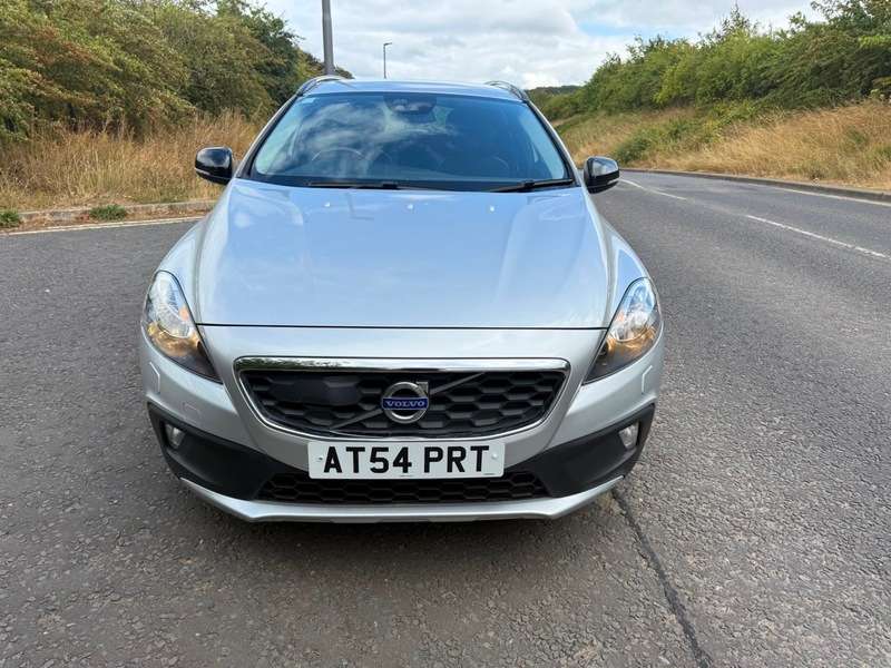 A 2014 VOLVO V40 D3 CROSS COUNTRY SE NAV A 2014 VOLVO V40 D3 CROSS COUNTRY SE NAV
