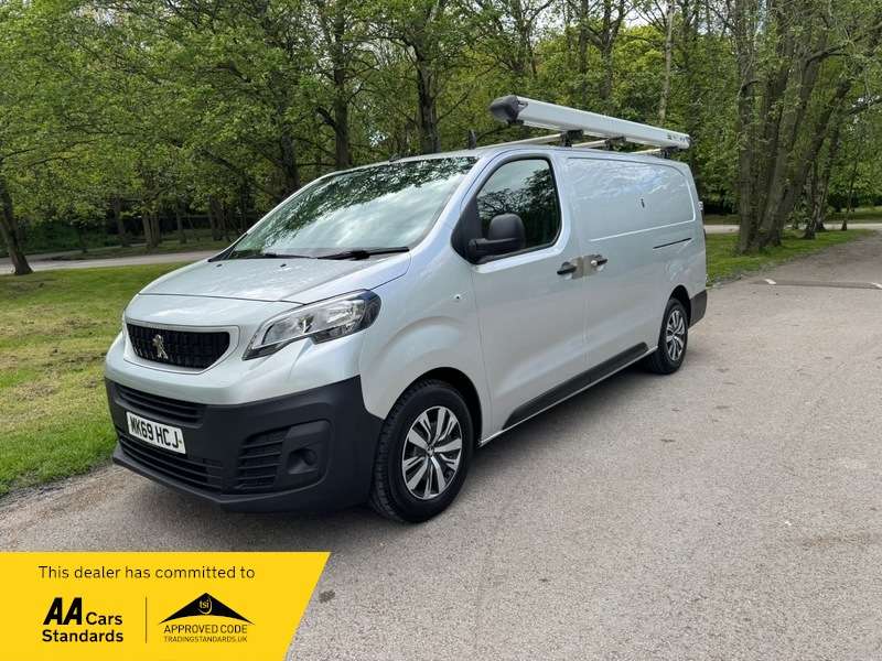 A 2020 PEUGEOT EXPERT BLUE HDI PROFESSIONAL LONG A 2020 PEUGEOT EXPERT BLUE HDI PROFESSIONAL LONG