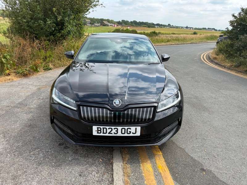 A 2023 SKODA SUPERB SPORTLINE PLUS IV DSG A 2023 SKODA SUPERB SPORTLINE PLUS IV DSG