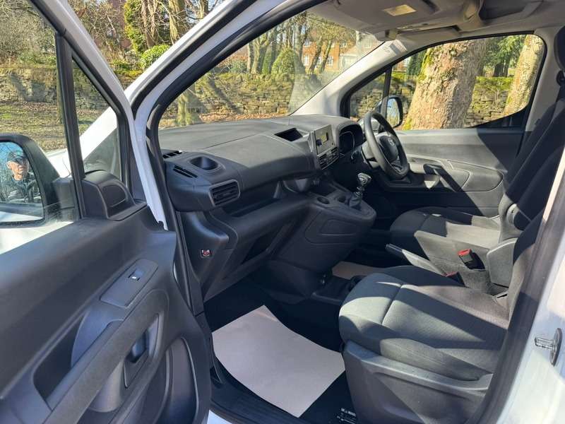 2022 TOYOTA PROACE 2022 TOYOTA PROACE