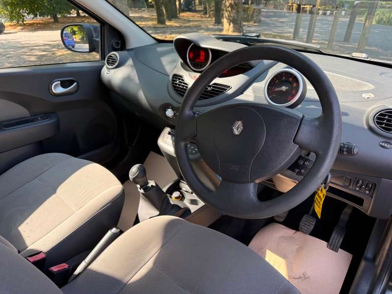 2010 RENAULT TWINGO 2010 RENAULT TWINGO