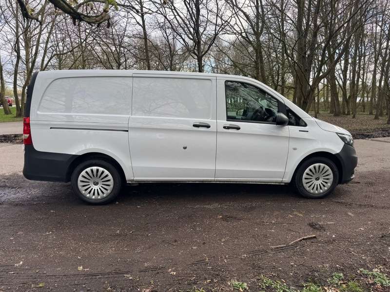 2023 MERCEDES V CLASS 2023 MERCEDES V CLASS