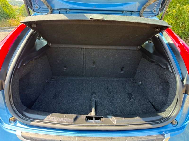 2015 VOLVO V40 2015 VOLVO V40