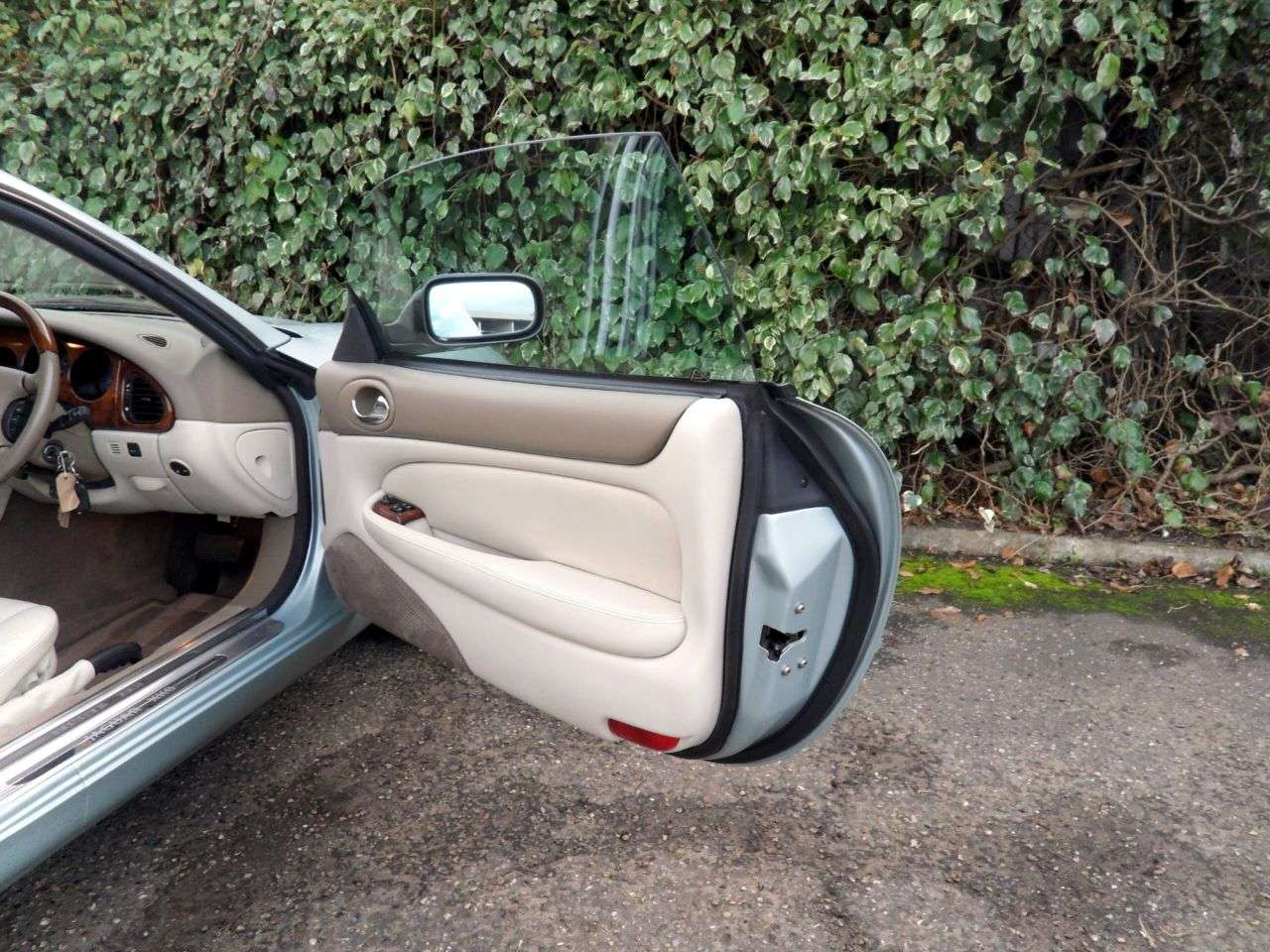 2001 JAGUAR XK8 2001 JAGUAR XK8