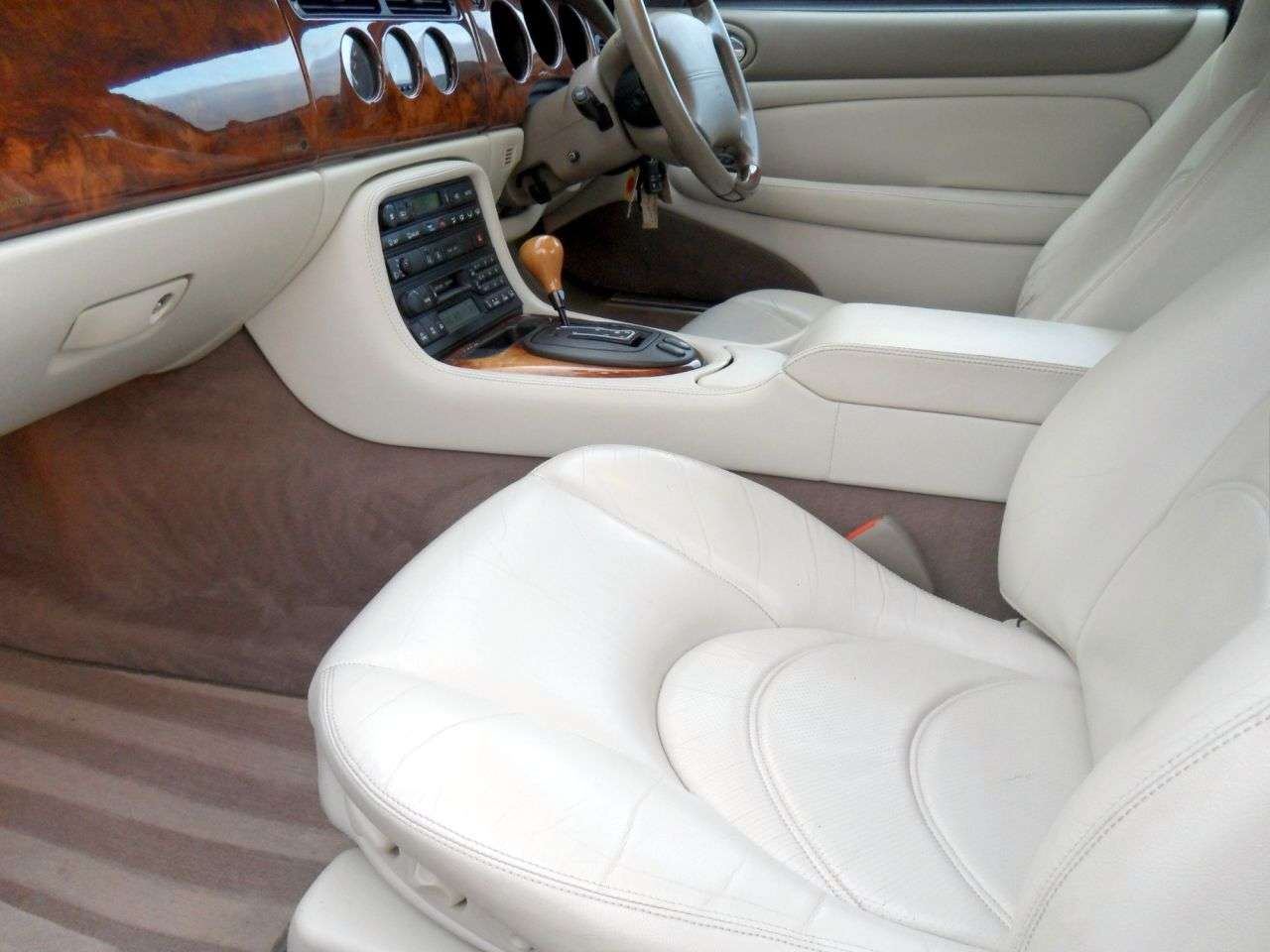 2001 JAGUAR XK8 2001 JAGUAR XK8