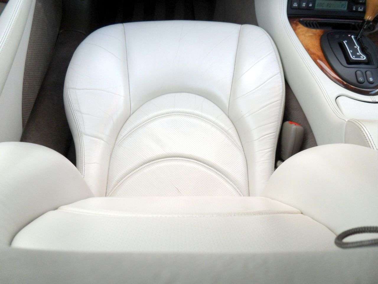 2001 JAGUAR XK8 2001 JAGUAR XK8