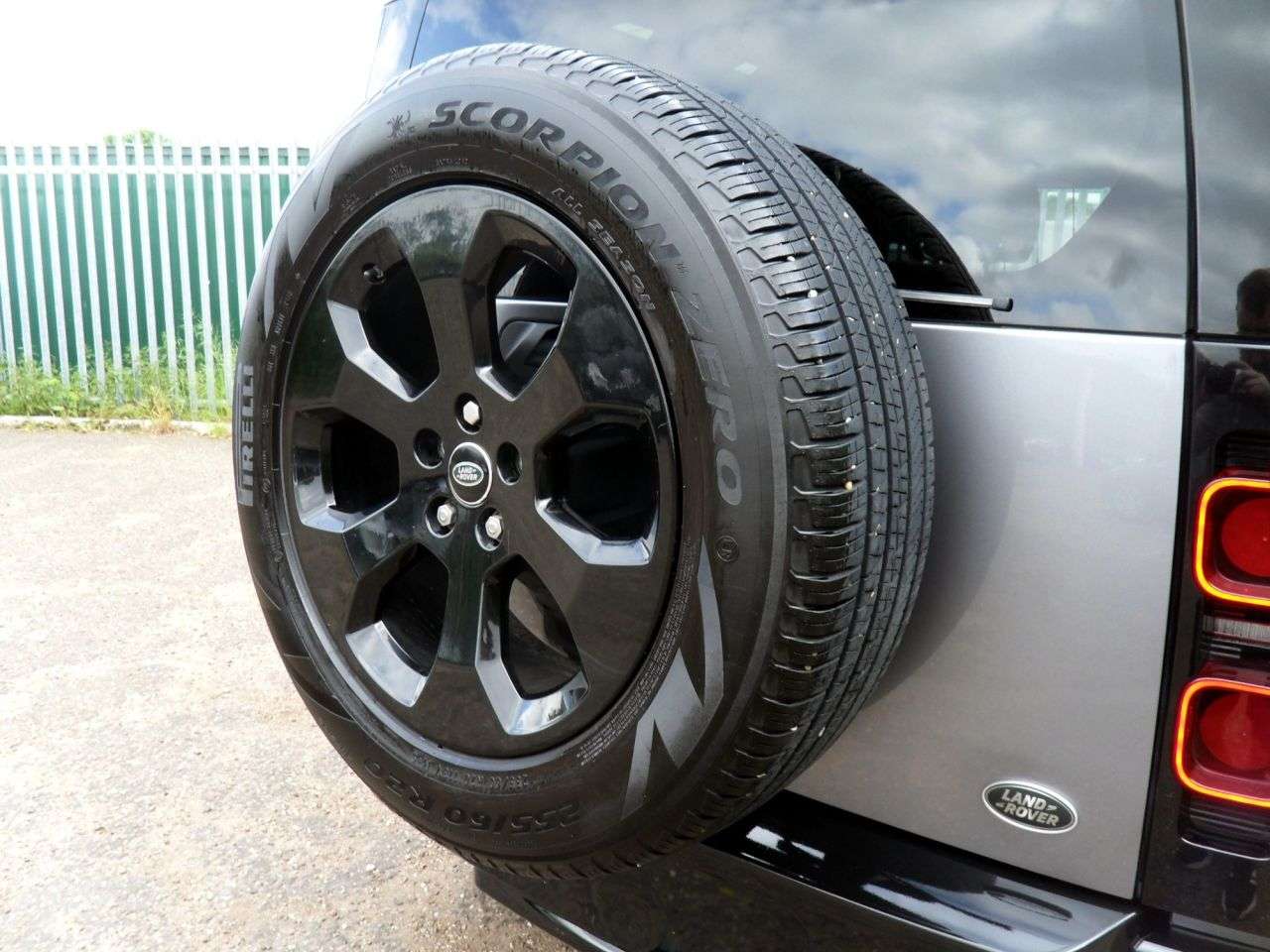 2020 LAND ROVER DEFENDER 110 2020 LAND ROVER DEFENDER 110