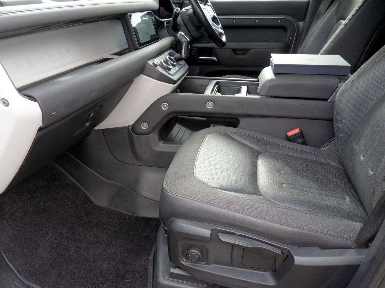 2020 LAND ROVER DEFENDER 110 2020 LAND ROVER DEFENDER 110