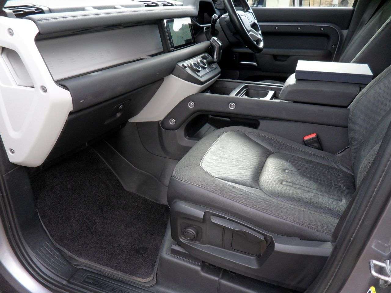 2020 LAND ROVER DEFENDER 110 2020 LAND ROVER DEFENDER 110