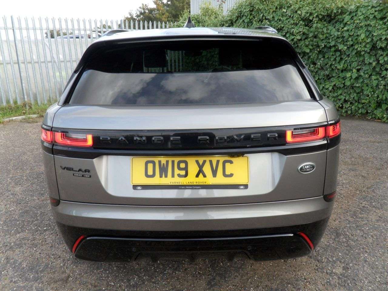 A 2019 LAND ROVER RANGE ROVER VELAR 2.0 D240 R-Dynamic HSE SUV 5dr Diesel Auto 4WD Euro 6 (s/s) (240 ps) A 2019 LAND ROVER RANGE ROVER VELAR 2.0 D240 R-Dynamic HSE SUV 5dr Diesel Auto 4WD Euro 6 (s/s) (240 ps)