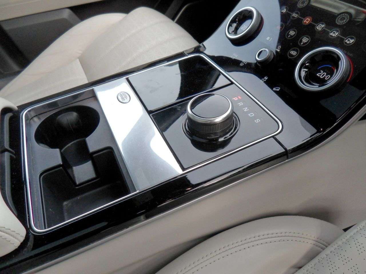 2019 LAND ROVER RANGE ROVER VELAR 2019 LAND ROVER RANGE ROVER VELAR