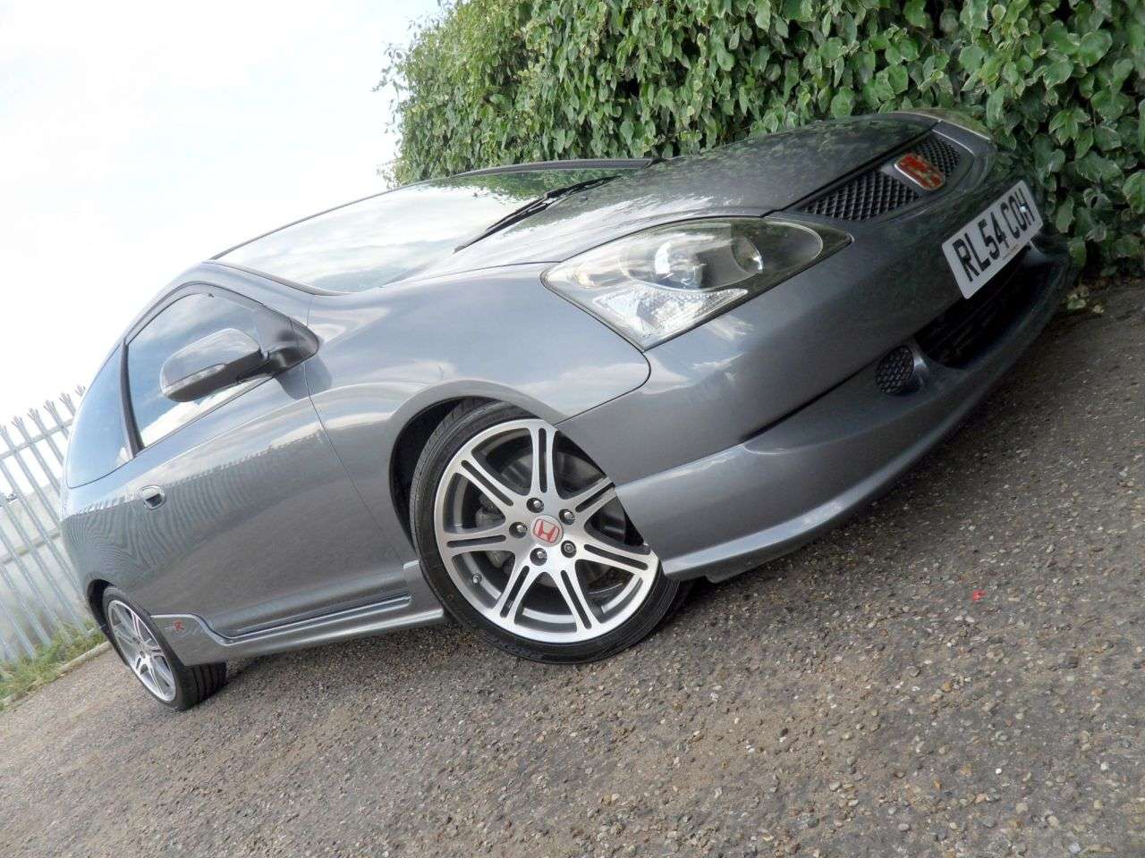 A 2005 HONDA CIVIC 2.0 i-VTEC Type R Hatchback 3dr Petrol Manual (212 g/km, 197 bhp) Only 4 Ow A 2005 HONDA CIVIC 2.0 i-VTEC Type R Hatchback 3dr Petrol Manual (212 g/km, 197 bhp) Only 4 Ow