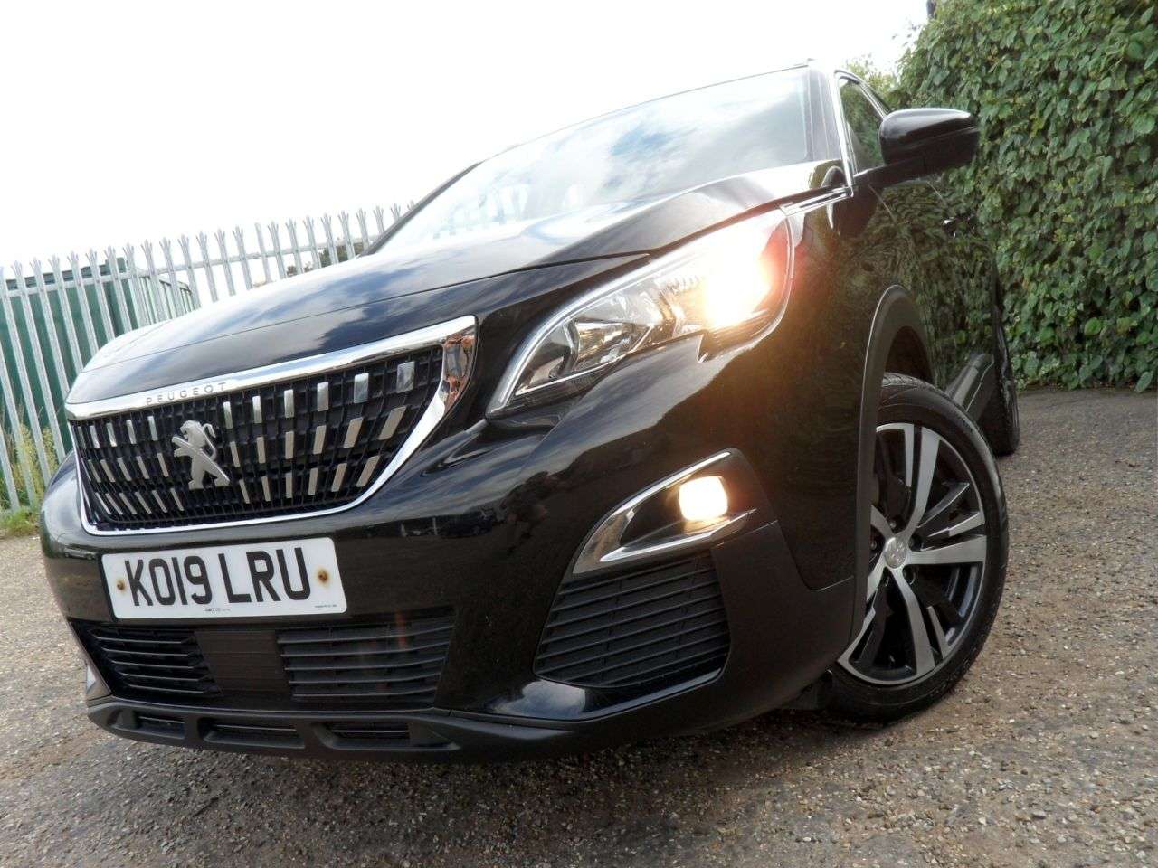 2019 PEUGEOT 3008 2019 PEUGEOT 3008