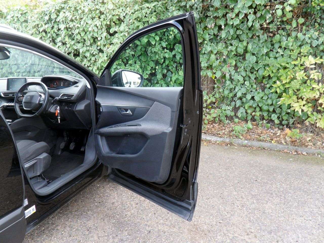 2019 PEUGEOT 3008 2019 PEUGEOT 3008