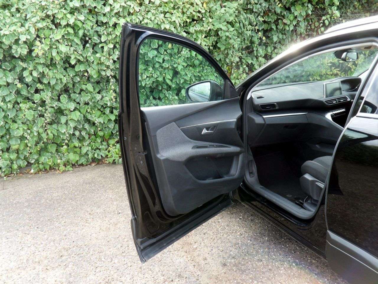 2019 PEUGEOT 3008 2019 PEUGEOT 3008