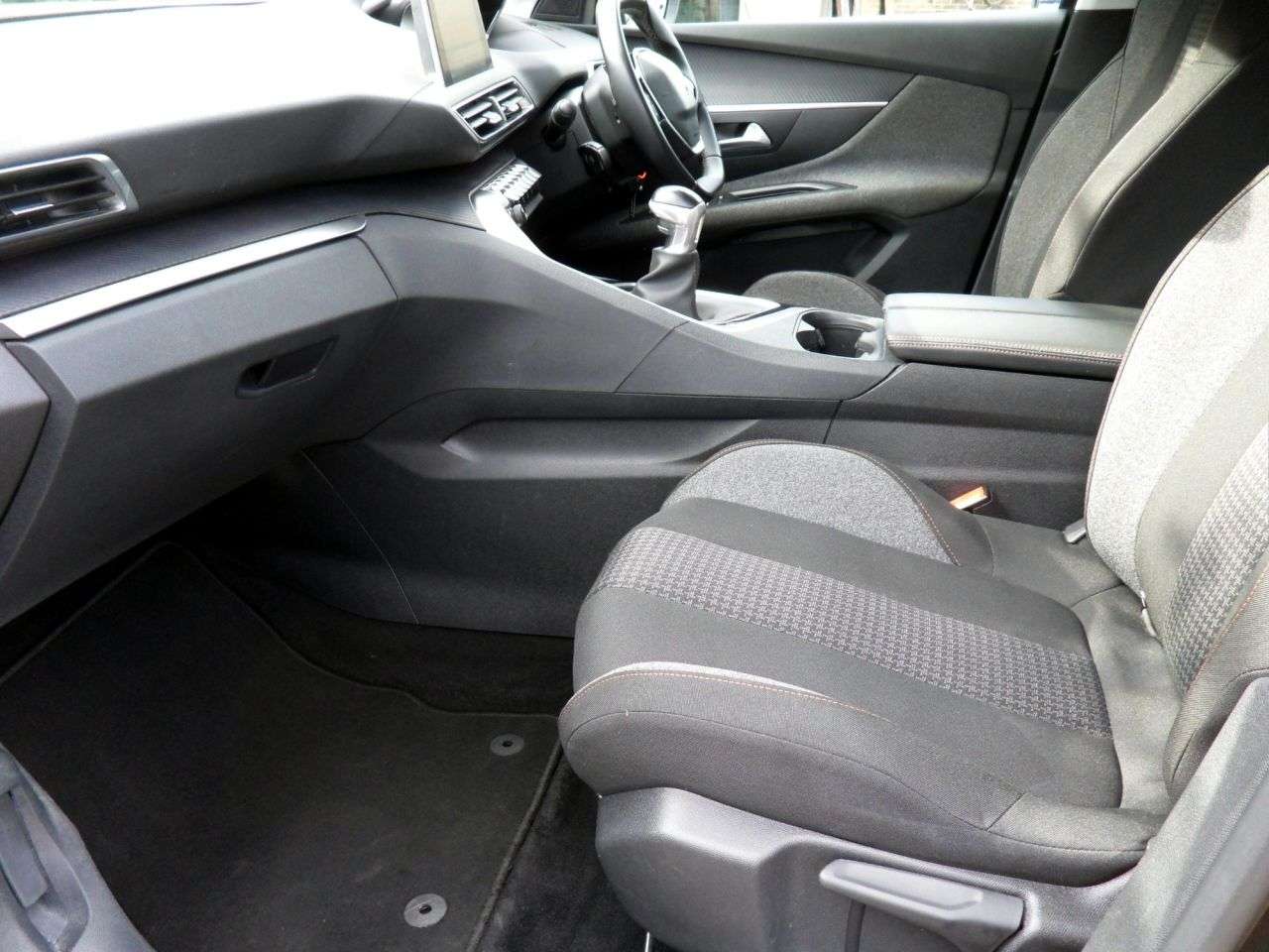 2019 PEUGEOT 3008 2019 PEUGEOT 3008