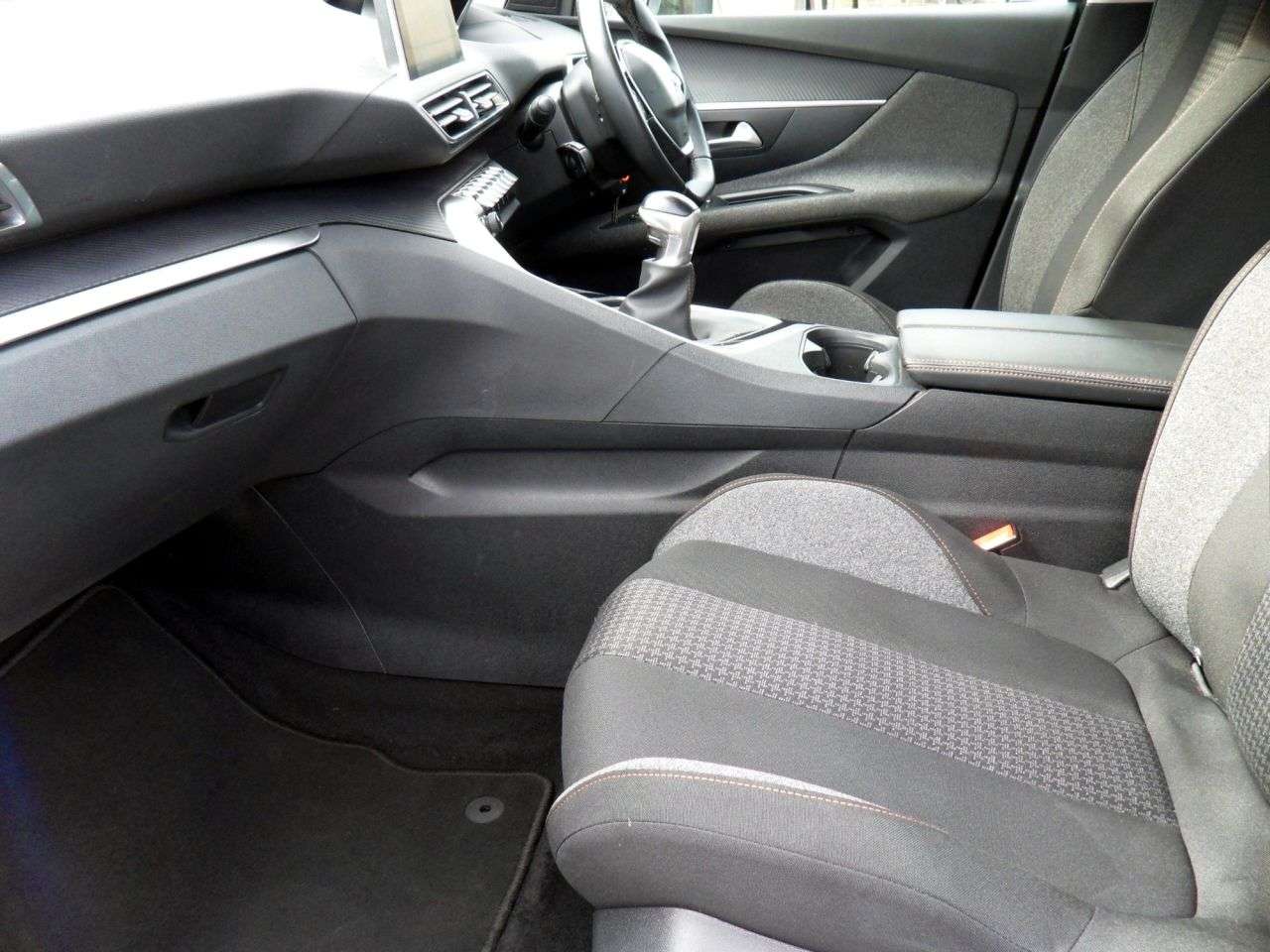 2019 PEUGEOT 3008 2019 PEUGEOT 3008