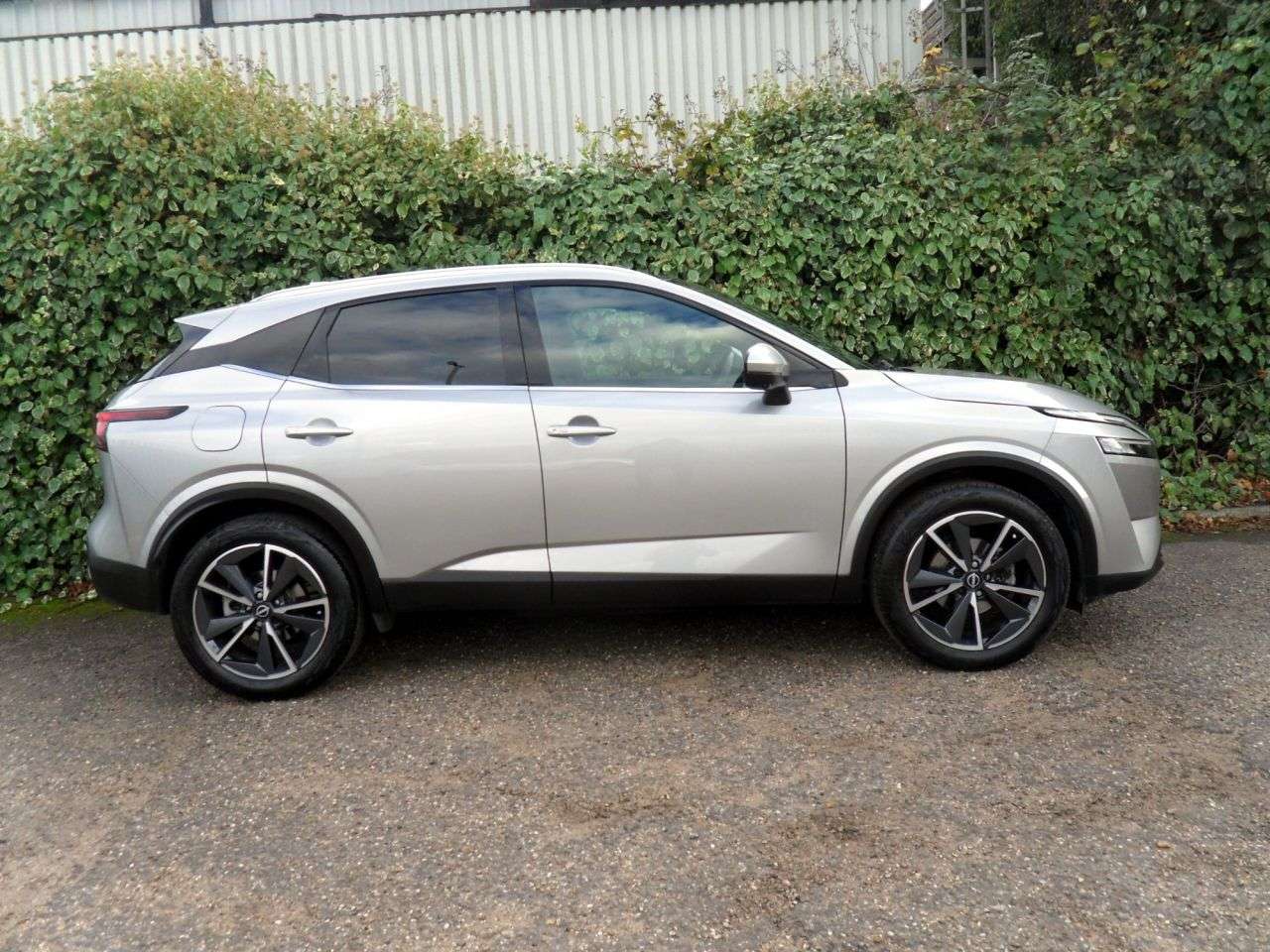A 2022 NISSAN QASHQAI 1.3 DIG-T MHEV Tekna SUV 5dr Petrol Hybrid XTRON Euro 6 (s/s) (158 ps) 1Own A 2022 NISSAN QASHQAI 1.3 DIG-T MHEV Tekna SUV 5dr Petrol Hybrid XTRON Euro 6 (s/s) (158 ps) 1Own