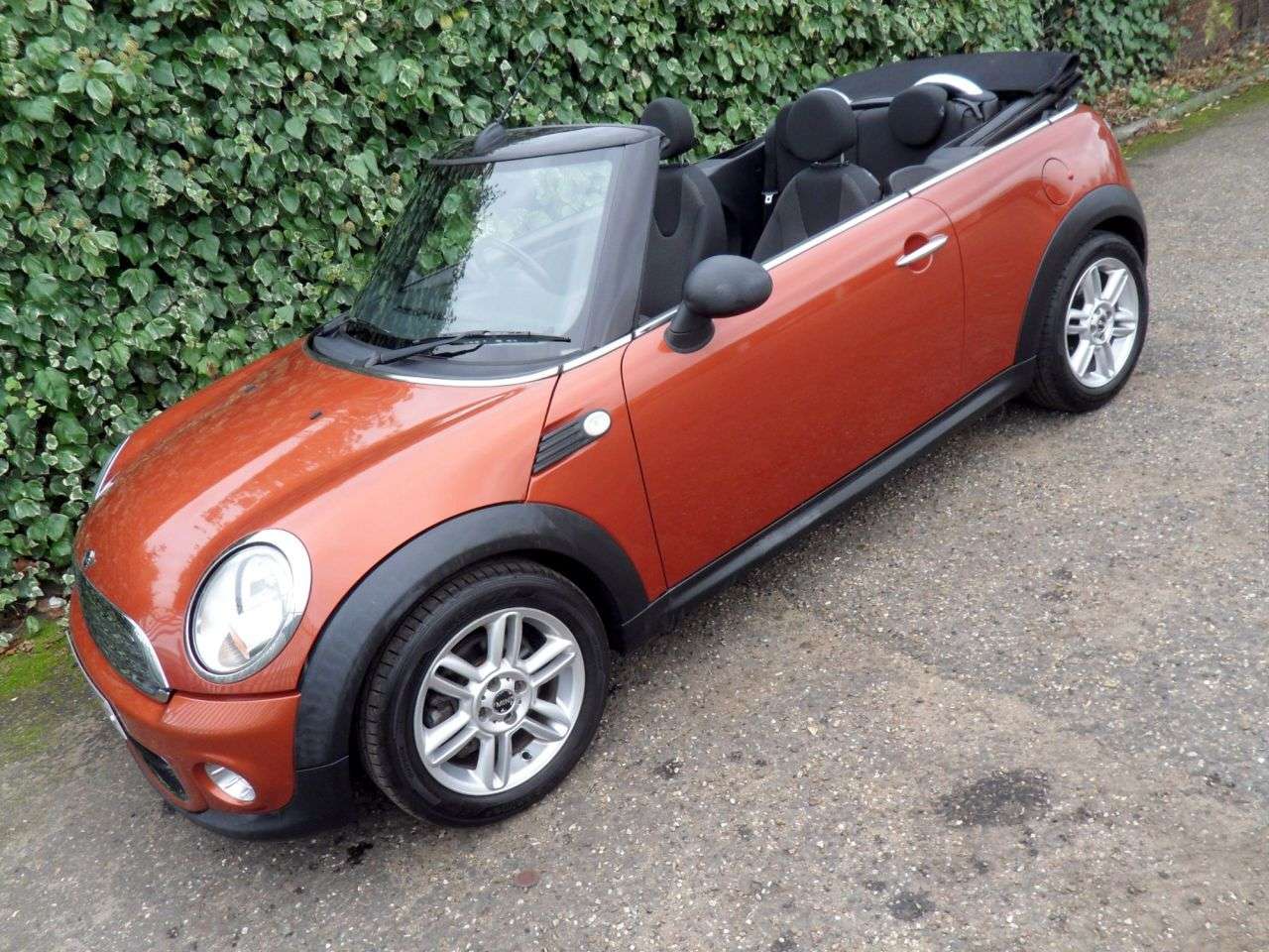 2011 MINI CONVERTIBLE 2011 MINI CONVERTIBLE