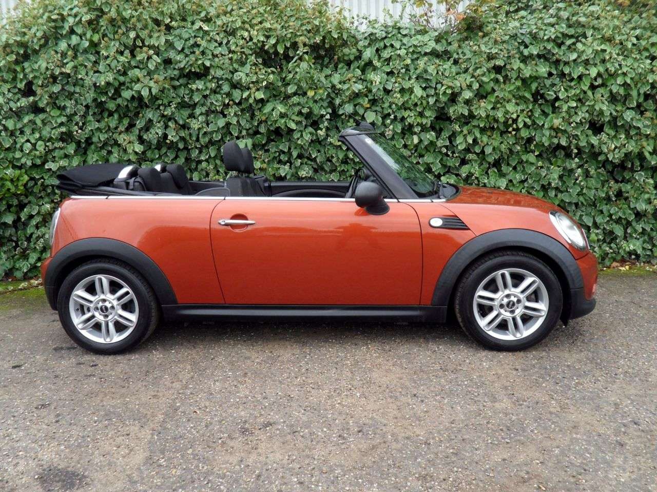 2011 MINI CONVERTIBLE 2011 MINI CONVERTIBLE