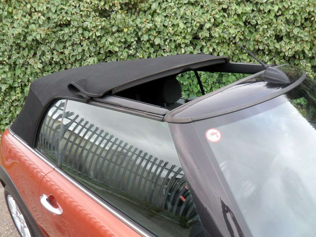 2011 MINI CONVERTIBLE 2011 MINI CONVERTIBLE