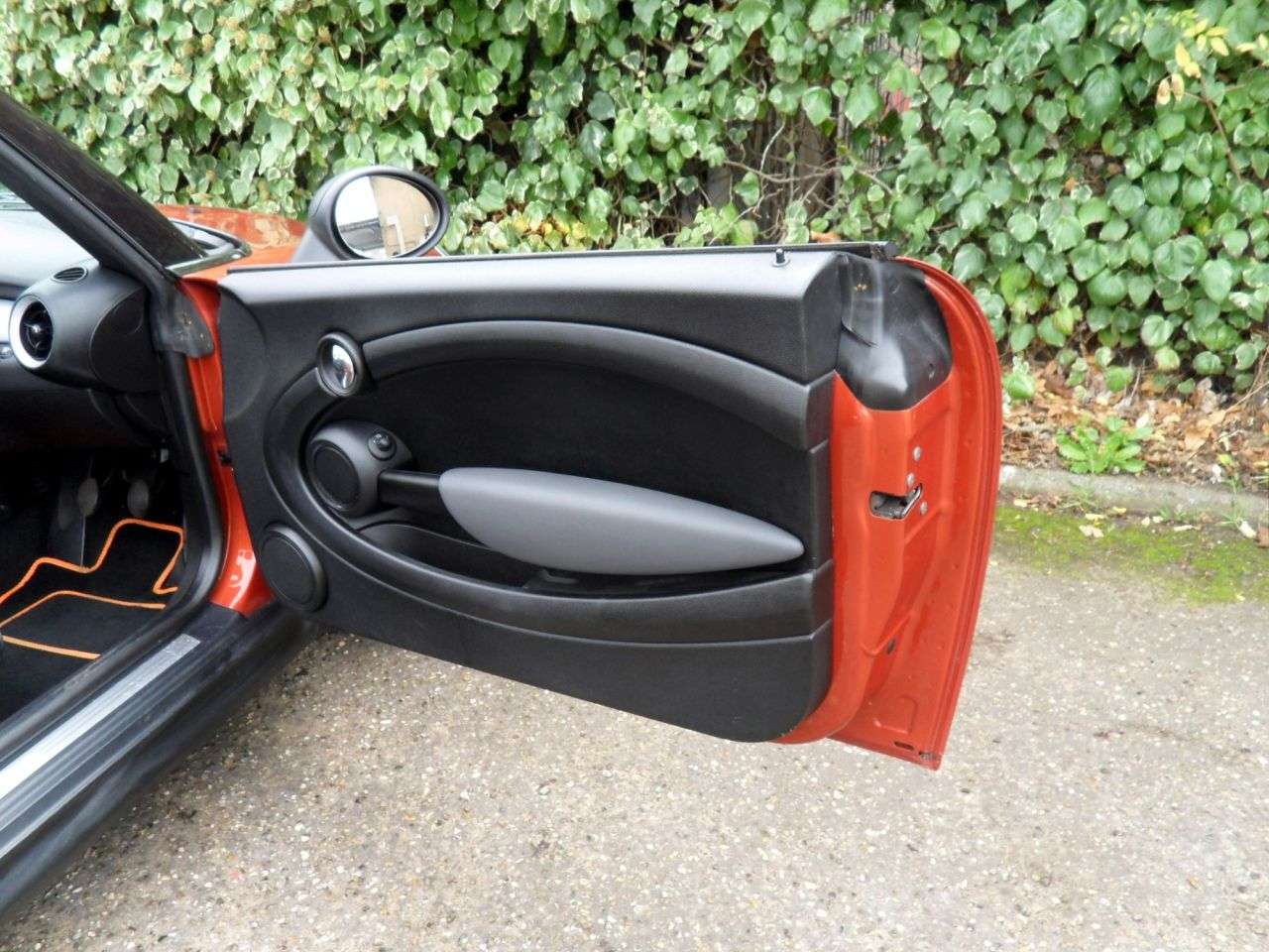 2011 MINI CONVERTIBLE 2011 MINI CONVERTIBLE