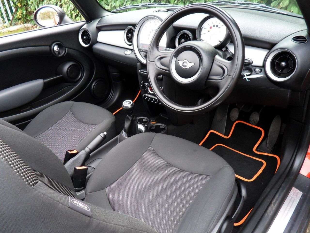 2011 MINI CONVERTIBLE 2011 MINI CONVERTIBLE